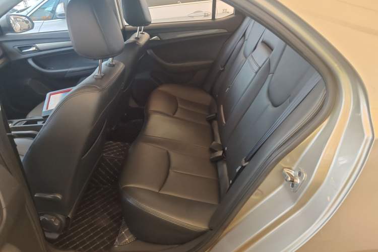 Used Roewe 360 2015 20T TST Deluxe Edition Left Rear Seat