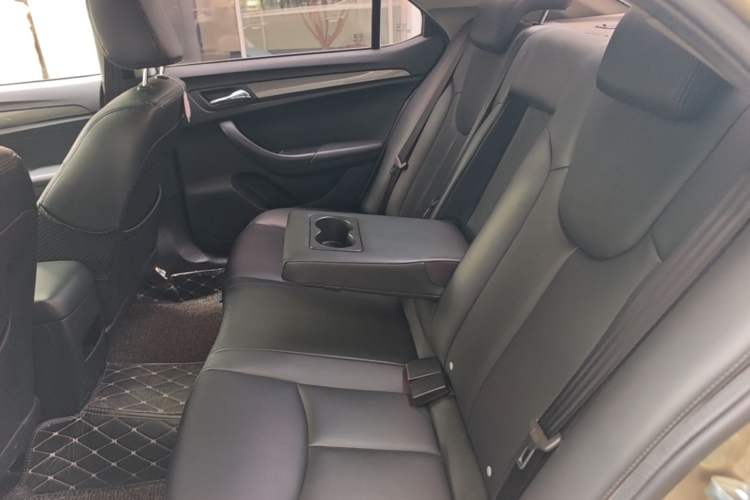 Used Roewe 360 2015 1.5L Automatic Luxury Edition Left Rear Seat