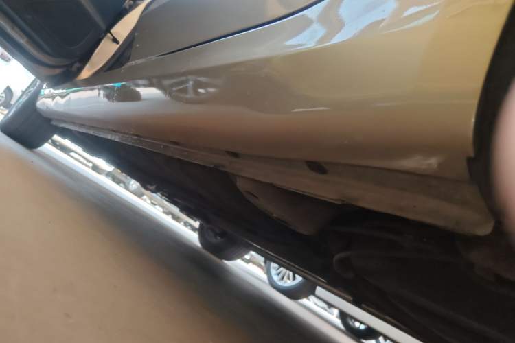 Used Roewe 360 2015 20T TST Deluxe Edition Left Side Sill