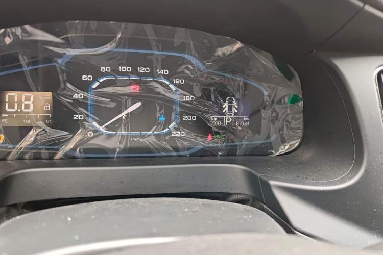 Used Roewe 360 2015 20T TST Deluxe Edition Odometer Close Up