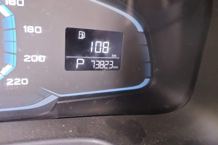 Used Roewe 360 2015 1.5L Automatic Luxury Edition Odometer Close Up