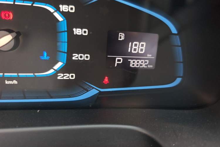 Used Roewe 360 2015 1.5L Automatic Luxury Edition Odometer Close Up