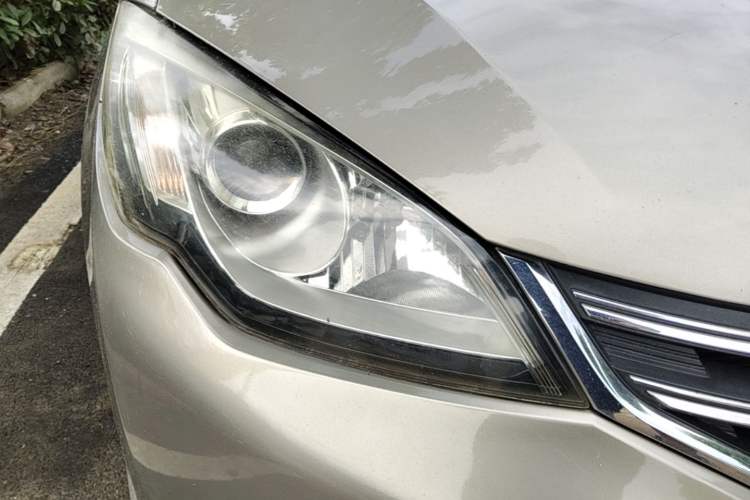 Used Roewe 360 2015 1.5L Manual Luxury Edition Right Front Headlight