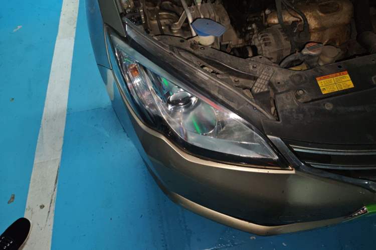 Used Roewe 360 2015 1.5L Automatic Luxury Edition Right Front Headlight