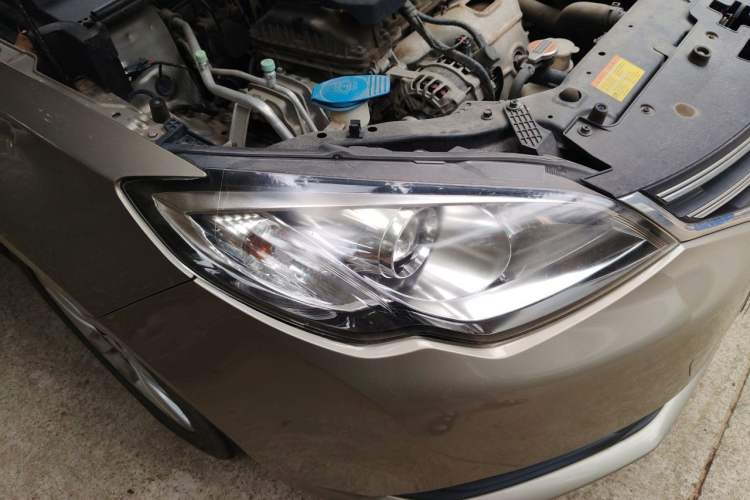 Used Roewe 360 2015 1.5L Manual Luxury Edition Right Front Headlight