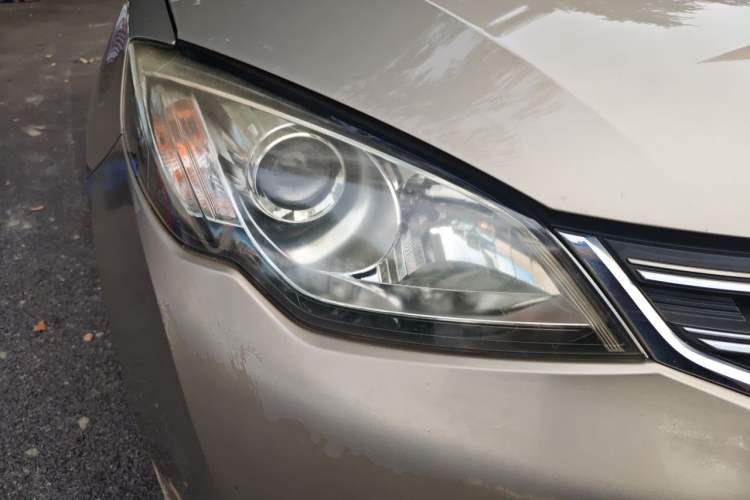 Used Roewe 360 2015 1.5L Manual Luxury Edition Right Front Headlight