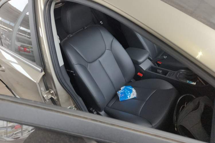 Used Roewe 360 2015 1.5L Automatic Luxury Edition Right Front Seat