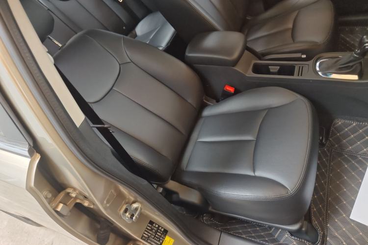 Used Roewe 360 2015 20T TST Deluxe Edition Right Front Seat