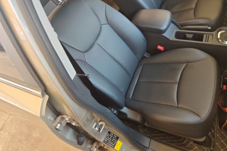 Used Roewe 360 2015 20T TST Deluxe Edition Right Front Seat