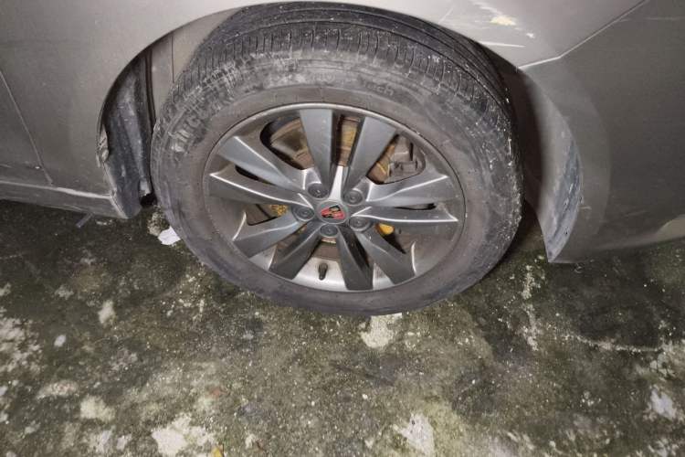 Used Roewe 360 2015 20T TST Deluxe Edition Right Front Wheel Hub