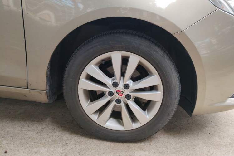 Used Roewe 360 2015 1.5L Manual Luxury Edition Right Front Wheel Hub