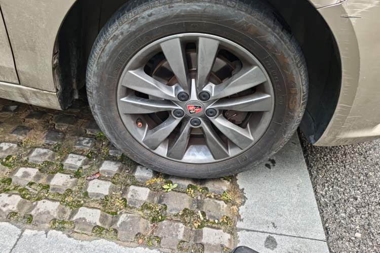 Used Roewe 360 2015 20T TST Deluxe Edition Right Front Wheel Hub
