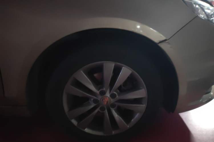 Used Roewe 360 2015 20T TST Deluxe Edition Right Front Wheel Hub