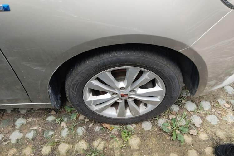 Used Roewe 360 2015 1.5L Manual Luxury Edition Right Front Wheel Hub
