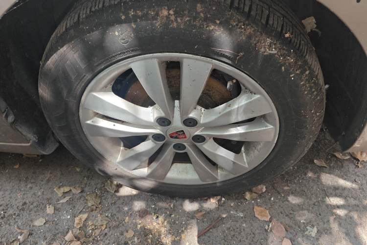 Used Roewe 360 2015 1.5L Manual Luxury Edition Right Front Wheel Hub