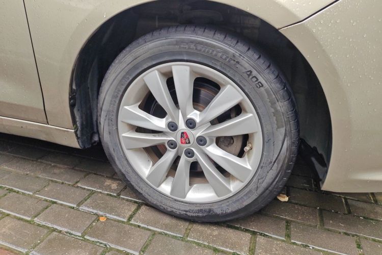 Used Roewe 360 2015 1.5L Automatic Luxury Edition Right Front Wheel Hub