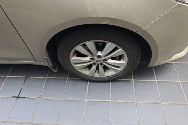 Used Roewe 360 2015 1.5L Automatic Luxury Edition Right Front Wheel Hub
