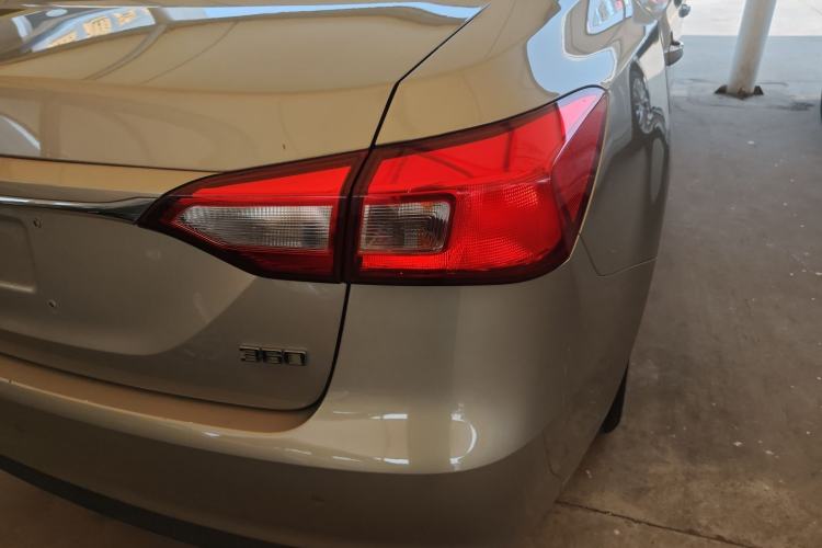 Used Roewe 360 2015 20T TST Deluxe Edition Right Rear Taillight