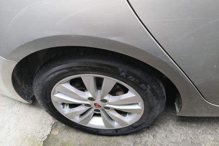 Used Roewe 360 2015 1.5L Automatic Luxury Edition Right Rear Wheel Hub