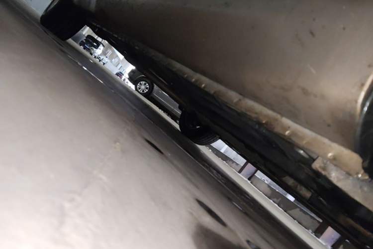 Used Roewe 360 2015 1.5L Manual Luxury Edition Right Side Sill