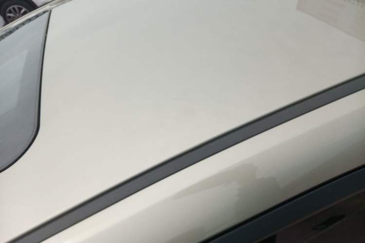 Used Roewe 360 2015 1.5L Automatic Luxury Edition Roof