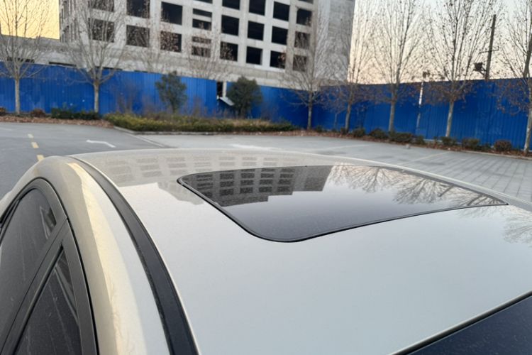 Used Roewe 360 2015 1.5L Manual Luxury Edition Roof