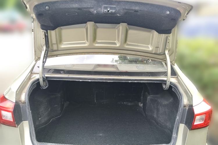 Used Roewe 360 2015 1.5L Manual Luxury Edition Trunk
