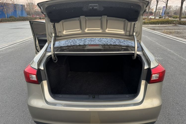 Used Roewe 360 2015 1.5L Manual Luxury Edition Trunk