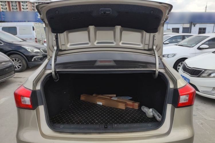 Used Roewe 360 2015 1.5L Automatic Luxury Edition Trunk