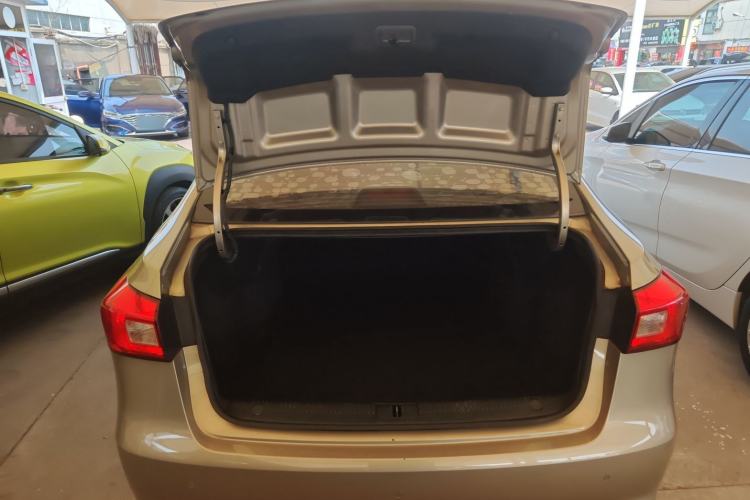 Used Roewe 360 2015 20T TST Deluxe Edition Trunk