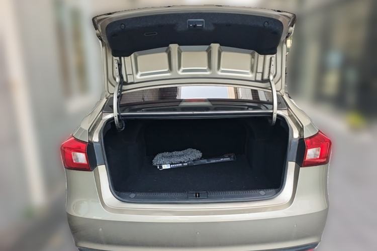 Used Roewe 360 2015 1.5L Automatic Luxury Edition Trunk