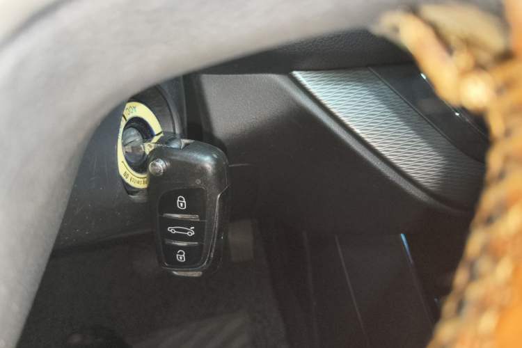 Used Roewe 360 2015 20T TST Deluxe Edition Vehicle Key