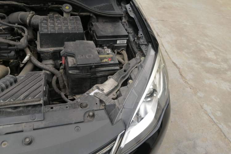 Used Roewe 360 2016 1.5L Manual Smart Screen Version Engine Bay Left