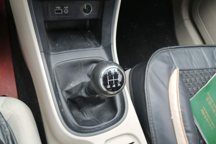 Used Roewe 360 2016 1.5L Manual Smart Screen Version Gear Lever