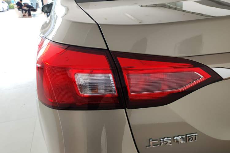 Used Roewe 360 2016 1.5L Automatic Smart Screen Version Left Rear Taillight