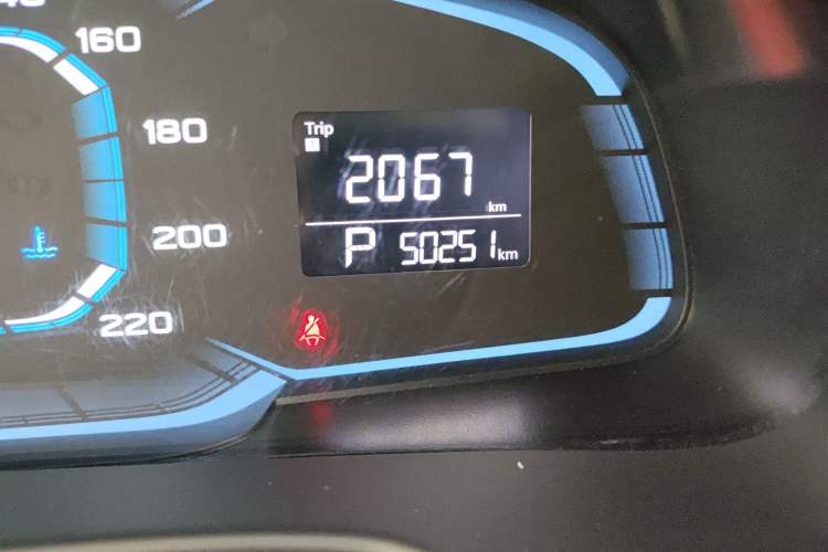 Used Roewe 360 2016 1.5L Automatic Smart Screen Version Odometer Close Up