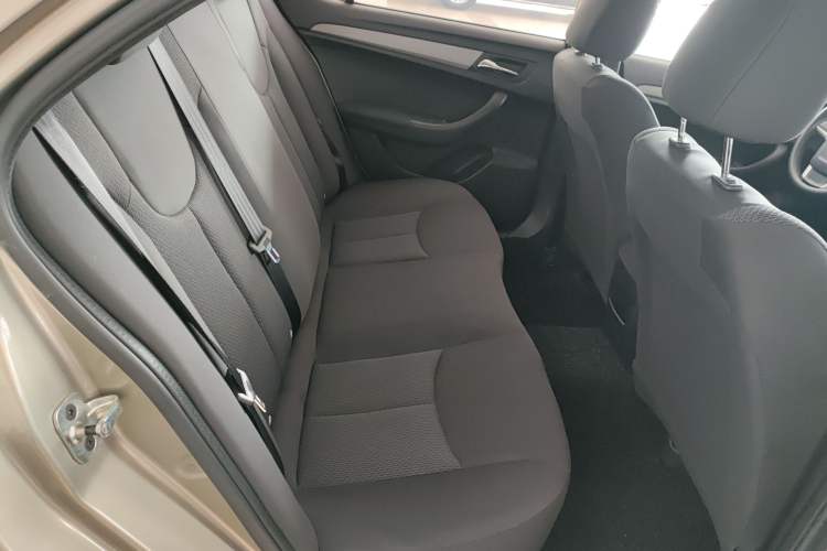 Used Roewe 360 2016 1.5L Automatic Smart Screen Version Right Rear Seat