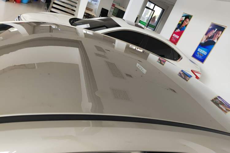 Used Roewe 360 2016 1.5L Automatic Smart Screen Version Roof
