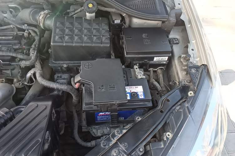Used Roewe 360 2016 1.5L Automatic Smart Screen Version Engine Bay Left