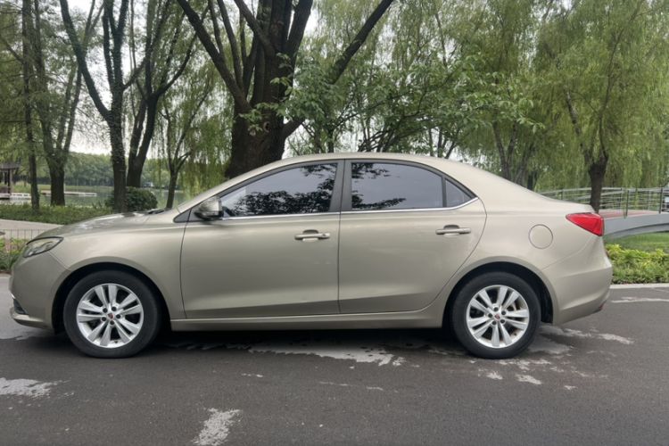 Used Roewe 360 2016 1.5L Manual Smart Screen Version Exterior 6