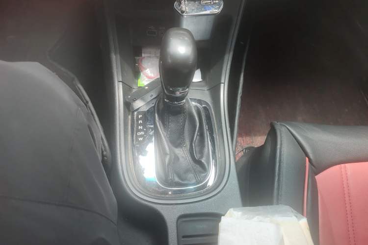 Used Roewe 360 2016 1.5L Automatic Smart Screen Version Gear Lever