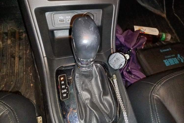 Used Roewe 360 2016 1.5L Automatic Smart Screen Version Gear Lever