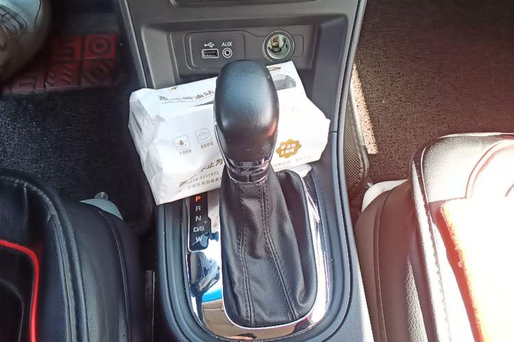 Used Roewe 360 2016 1.5L Automatic Smart Screen Version Gear Lever