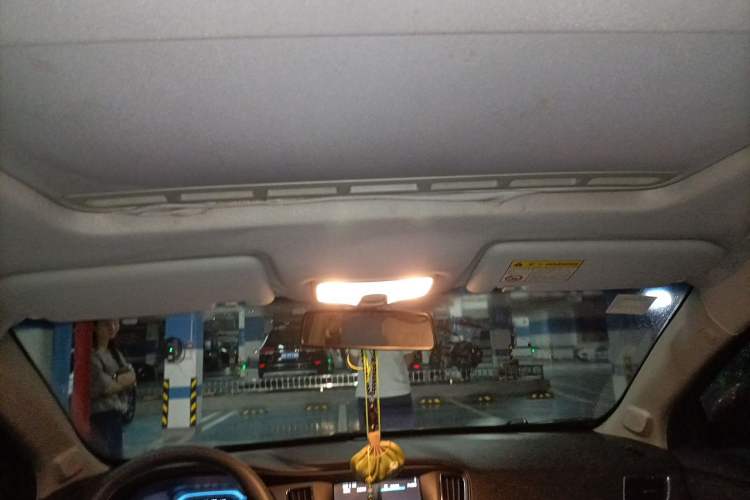 Used Roewe 360 2016 1.5L Automatic Smart Screen Version Headliner