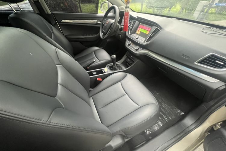 Used Roewe 360 2016 1.5L Manual Smart Screen Version Interior 10
