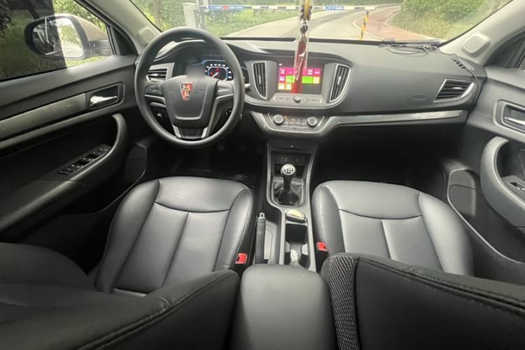 Used Roewe 360 2016 1.5L Manual Smart Screen Version Interior 15