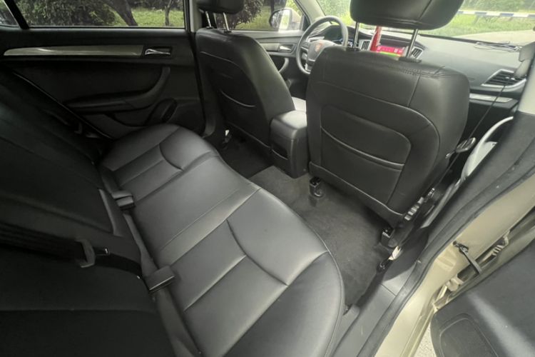 Used Roewe 360 2016 1.5L Manual Smart Screen Version Interior 5