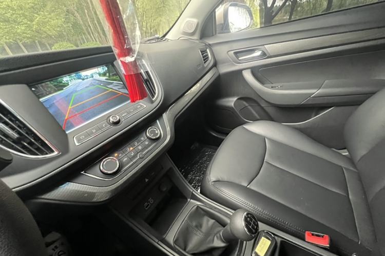 Used Roewe 360 2016 1.5L Manual Smart Screen Version Interior 7