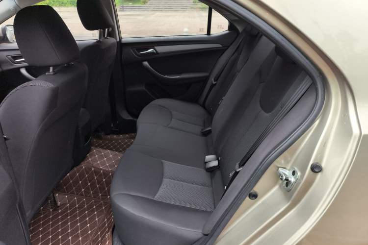 Used Roewe 360 2016 1.5L Manual Smart Screen Version Left Rear Seat