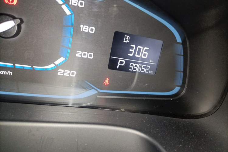 Used Roewe 360 2016 1.5L Automatic Smart Screen Version Odometer Close Up